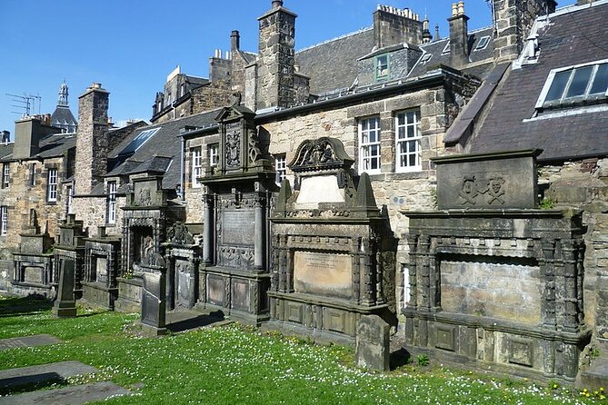 Harry Potter’s Edinburgh: A Self-Guided Audio Tour - Victoria Street storefronts: where the browsing breaks make sense