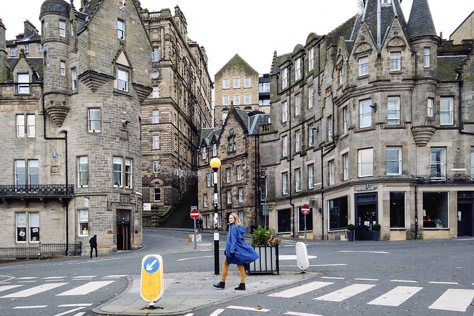 Highlights from Edinburgh’s Old Town: A Self-Guided Audio Tour - How the VoiceMap audio tour format works in real life