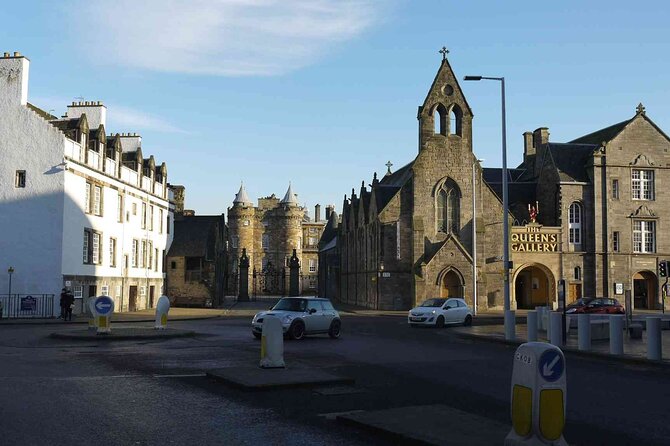Highlights from the Royal Mile: A Self-Guided Audio Tour - Old Tolbooth surroundings and St Giles Cathedral