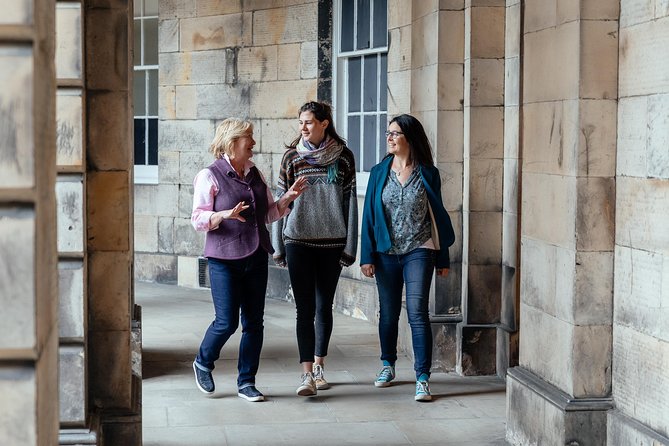 Highlights & Hidden Gems With Locals: Best of Edinburgh Private Tour - A 3-hour private Old Town game plan that actually works