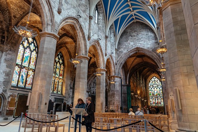Highlights & Hidden Gems With Locals: Best of Edinburgh Private Tour - Offshoot streets and flexible stops that fit your interests