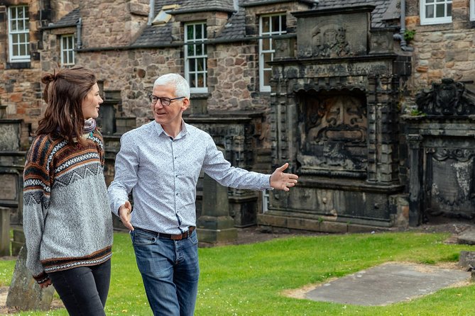 Highlights & Hidden Gems With Locals: Best of Edinburgh Private Tour - Meeting point at 57 High St, and how to show up ready