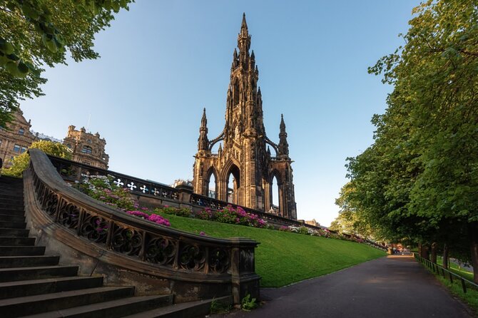 Historic Edinburgh and Rosslyn Chapel Full-Day Private Tour in a Premium Minivan - New Town’s Georgian streets, with a guide to the details