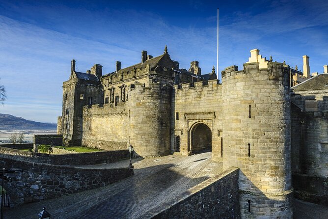 Loch Lomond National Park, Stirling Castle and the Kelpies Tour - Balloch on Loch Lomond: Pick Your Time on Water