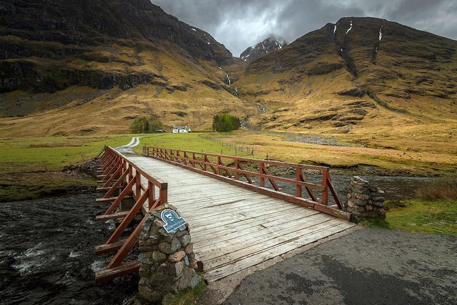 Loch Ness, Scottish Highlands, Glencoe and Pitlochry Tour - Morning on the coach: Callander, Trossachs views, and quick refresh breaks