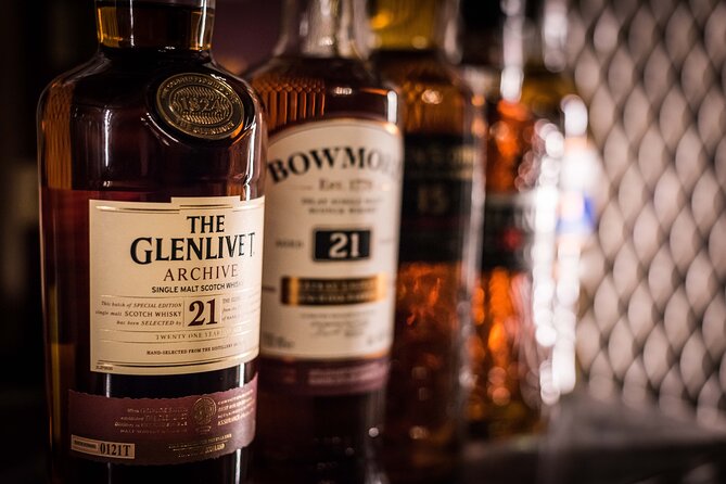 Luxury Whisky Tasting in Edinburgh's Underground Vaults | 90min - How the tasting works, from nosing to checking the legs