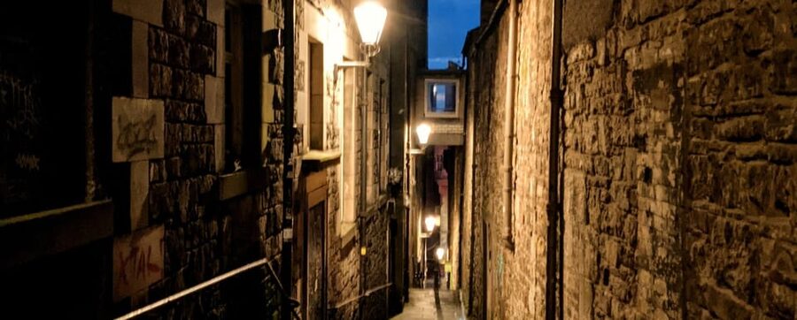 Magic and Legends in Edinburgh: Small Group Walking Tour in French - Key things that make this tour worth your time