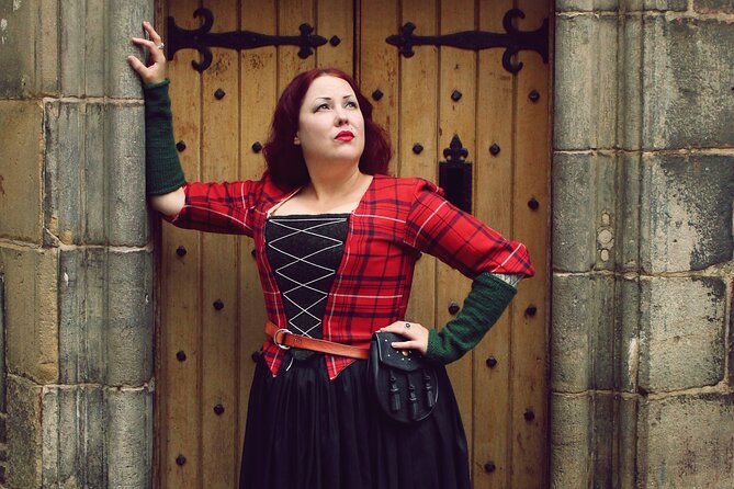 Magical Walking Tour in Edinburgh - St Giles Cathedral and the Royal Mile, where the stones do the talking