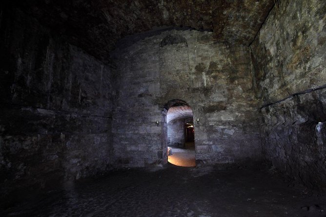 Multi-Sensory Small-Group Historic Vaults Tour in Edinburgh - Mercat Cross and the surface clues before you descend