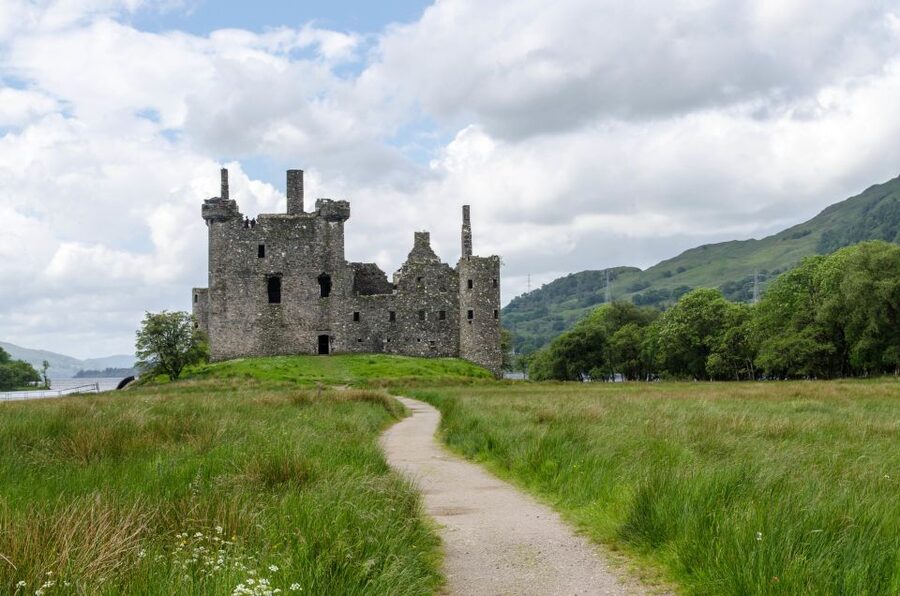 Oban, Lochs & Inveraray Full-Day Tour from Edinburgh - Loch Awe, Kilchurn Castle, and the Campbell Clan trail