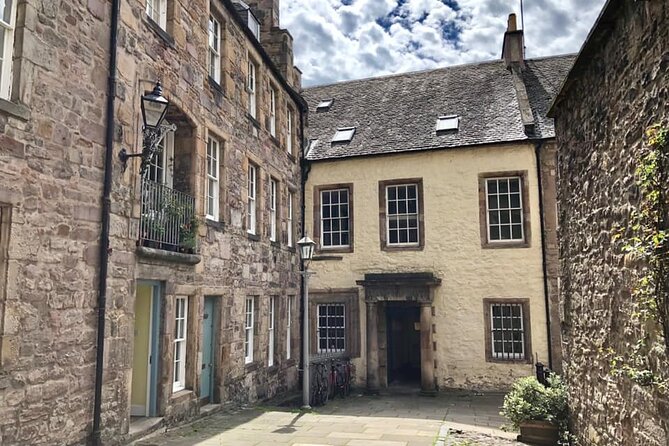 Old Edinburgh Private Walking Tour - Meeting at John Knox House: Getting Your Bearings Fast