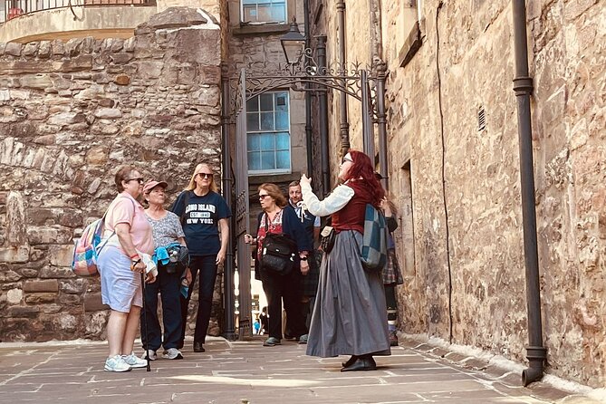 Old Town Walking Tour - Entering Edinburgh Old Town, minus the guesswork