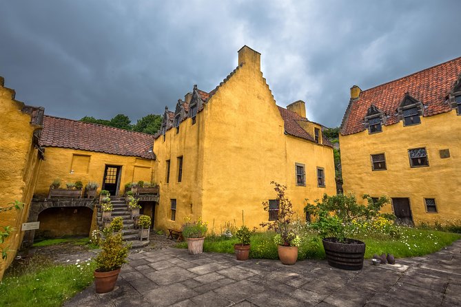 Outlander Film Locations Day Trip from Edinburgh - Culross (Cranesmuir) and Falkland (Inverness Scenes): Scotland Between Episode Moments