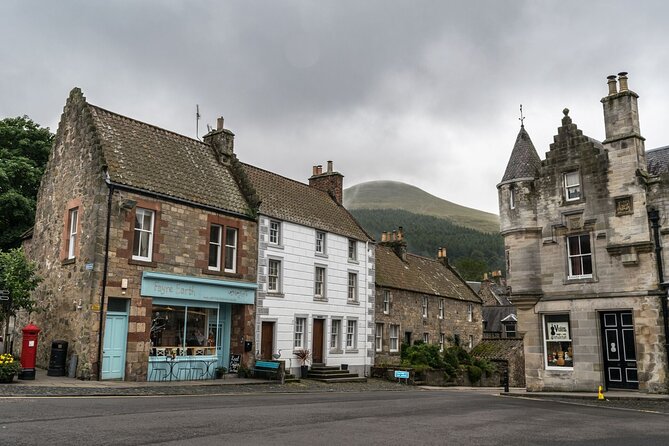 Outlander Filming Locations Day Tour from Edinburgh - Falkland’s Village Stop: A Quick 1940s Inverness Moment