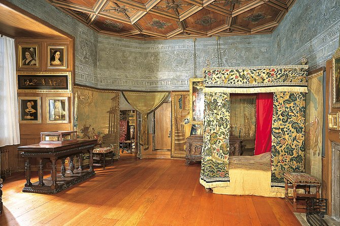Palace of Holyroodhouse Admission Ticket - Stop 1, the Palace of Holyroodhouse: what you see and why it hits