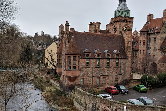 Panoramic Running Tour of Edinburgh - Edinburgh Castle Photo Stop from the Royal Mile