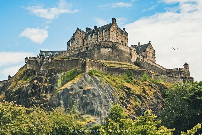 Private 4h Walking Tour in Edinburgh with Edinburgh Castle Tour - John Knox House: Small Stop, Strong Story