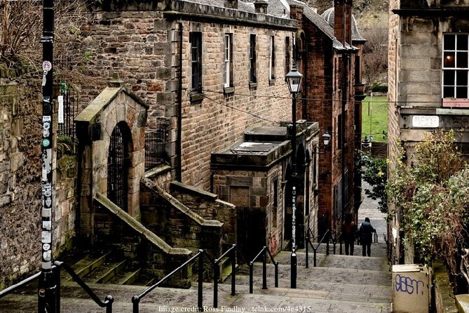Private 4h Walking Tour in Edinburgh with Edinburgh Castle Tour - Royal Mile Walk, the Old Town Main Spine