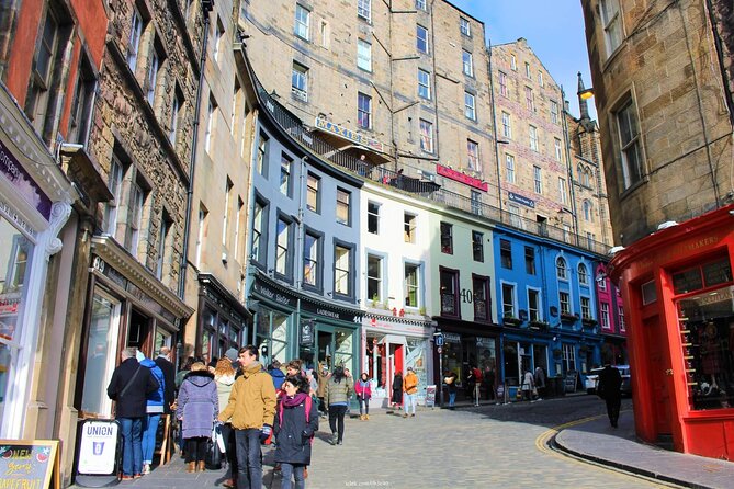 Private 4h Walking Tour in Edinburgh with Edinburgh Castle Tour - City Chambers: Where Civic Power Shows Its Face