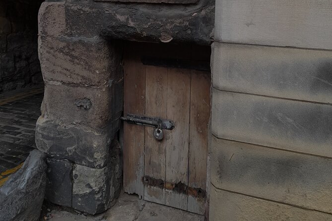 Private Dark History Tour: Eerie Edinburgh - Private and Flexible, from St Giles to Canongate Kirk