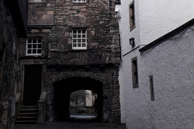 Private Dark History Tour: Eerie Edinburgh - St Giles to Tron Kirk, Where Hidden Spaces Matter
