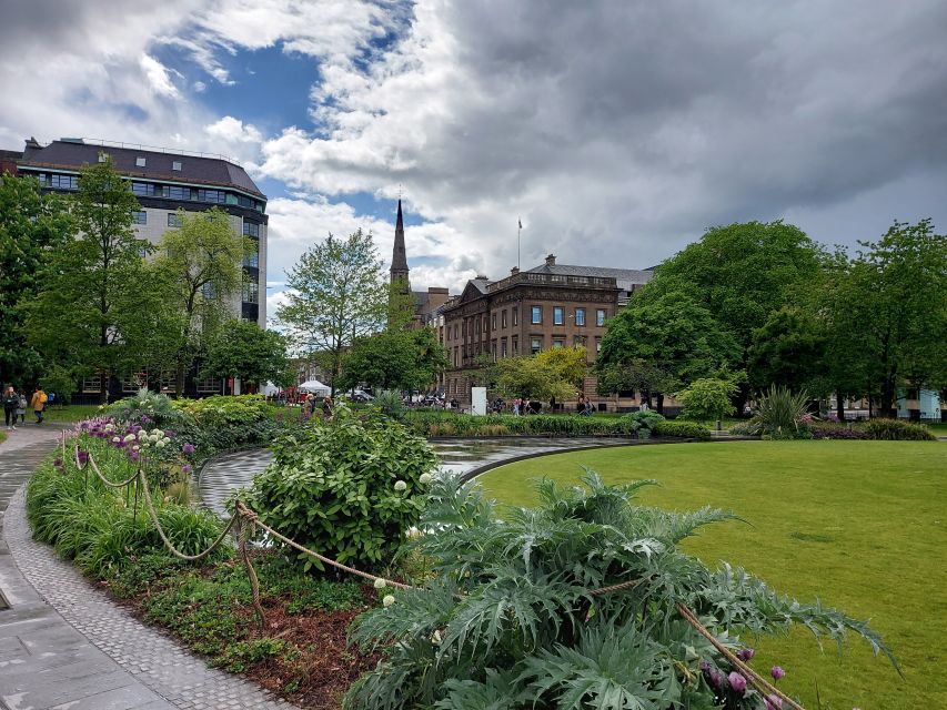 Private Discovery Tour: Edinburgh's Strange & Secret History - Old Town walking: monuments, pubs, and the darker side of the past
