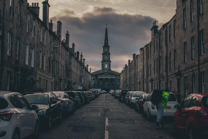 Private Edinburgh Departure Transfer - Hotel / Accommodation to Airport - Why a door-to-airport transfer beats public transport in Edinburgh