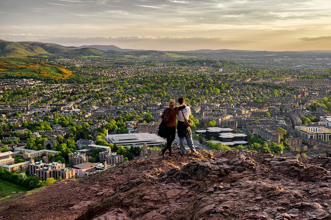 Private Edinburgh Tour for Families with a Local, 100% Personalized - What to Wear, Bring, and How the Walking Fits Kids