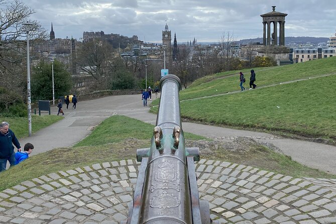 Private Executive Edinburgh Airport transfers to Edinburgh City - The Pickup to Edinburgh Center: A 30 to 45 Minute Start