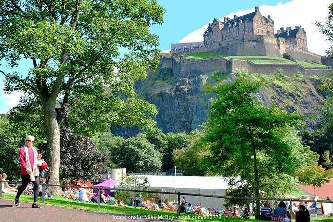 Private Full-Day Walking Tour in Edinburgh with Edinburgh Castle - St Giles Cathedral to Victoria Street: religion, legend, and street-level stories