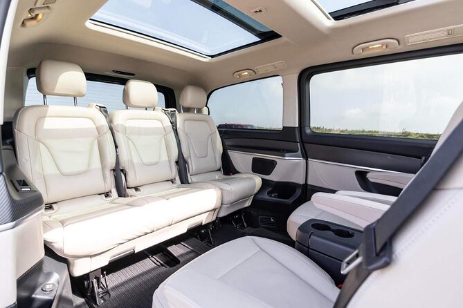 Private luxury transfer from Edinburgh Airport to Edinburgh - Key highlights at a glance