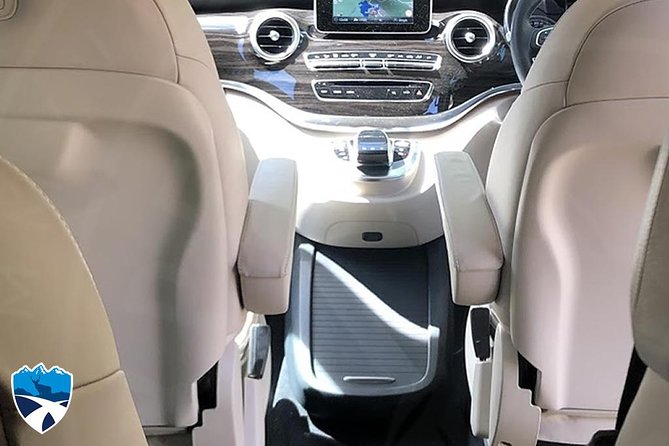 Private luxury transfer from Edinburgh Airport to Edinburgh - Getting picked up fast: where the meet-up happens and why it helps