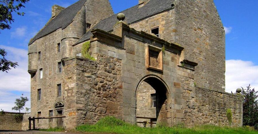 Private Outlander Tour for Small Groups - Cranesmuir at Culross, Fife: the show’s tone in a real town