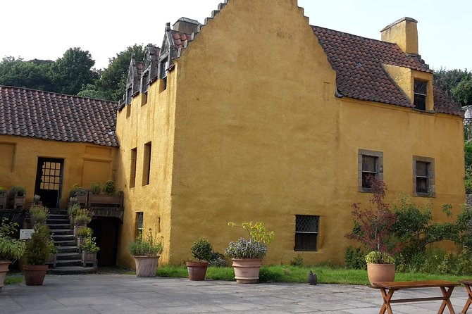 Private Outlander Tour from Edinburgh - Hopetoun House in South Queensferry, plus the seasonal closure warning