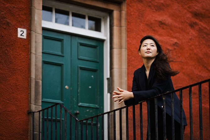 Private Photoshoot in Edinburgh with a Professional Photographer - Price and value for a group of up to eight people