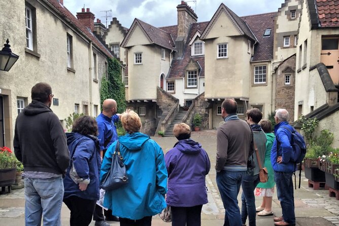 Private Royal Mile walking tour - Discover the history of our most famous street - Holyroodhouse Exterior: Mary, Queen of Scots and Prince Charles Edward Stewart