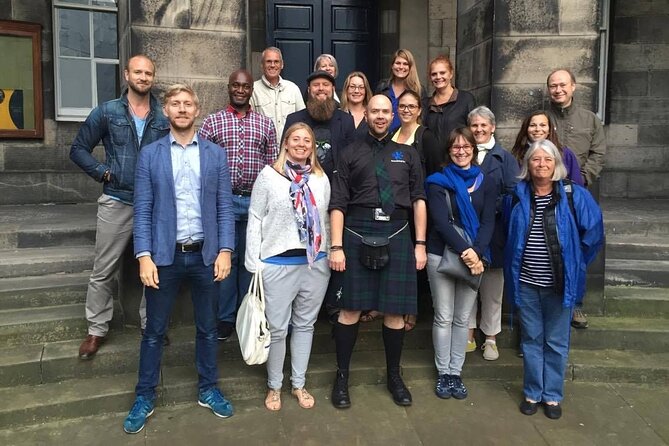 Private Royal Mile walking tour - Discover the history of our most famous street - Closes and Wynds: Where the Royal Mile Turns Into a Maze of Meaning