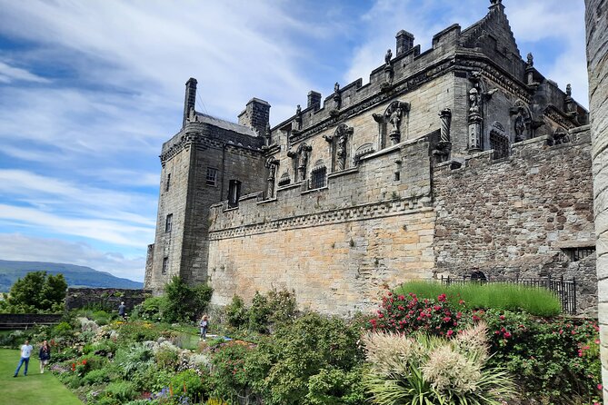 Private Stirling Day Guided Tour in the Premier Classic LEVC TXE - Stirling Castle: Where Royals Were Crowned and Reigned