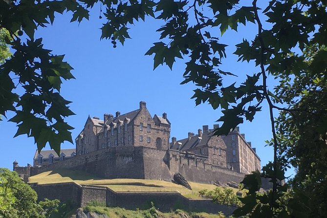 Private Walk: Edinburgh Old Town and New Town - Victoria Street, West Bow, Lawnmarket, and St Giles’ Cathedral