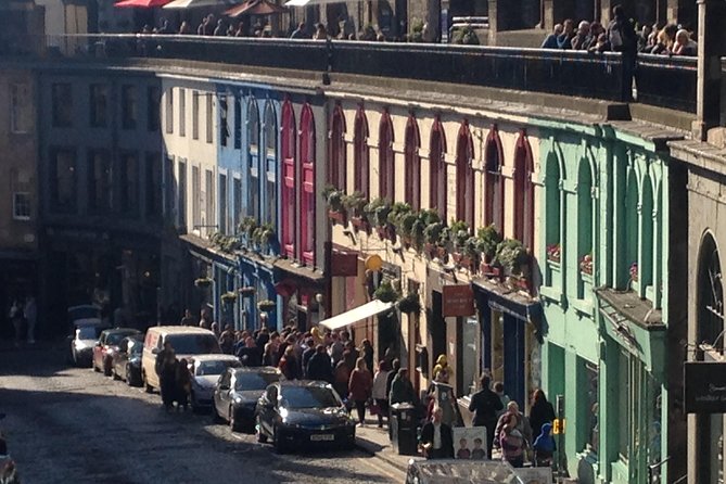 Private Walk: Edinburgh Old Town and New Town - The Royal Mile Segment: Law Courts, Upper Royal Mile, and Big City Energy