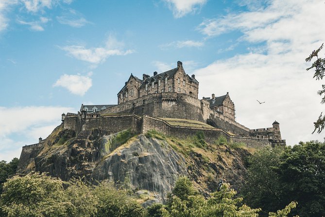 Private Walking Tour: Edinburgh Highlights, including entry to Edinburgh Castle - Canongate Kirk, the Scottish Parliament, and Holyroodhouse: old power, new power