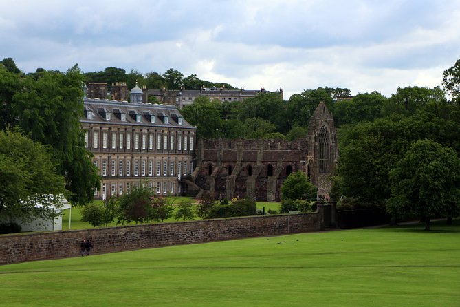 Private Walking Tour: Edinburgh Highlights, including entry to Edinburgh Castle - Price and what you get for $327.28 per person