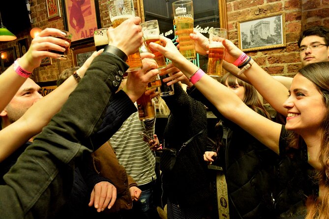 Pub Crawl in Edinburgh - Pilgrim Bar Wrap-Up Hour: Why the Meeting Bar at the End Helps