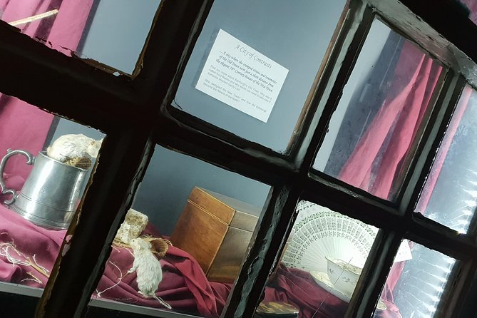 Public guided tour of Edinburgh at a minimum price - in French - New Town avenues, St Giles Cathedral, and the Scott Monument moment
