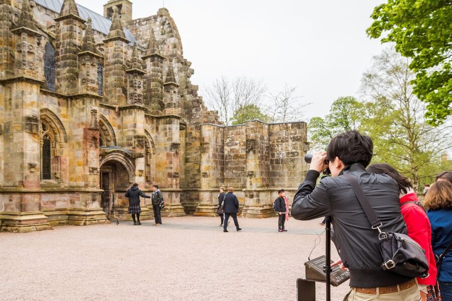 Rosslyn Chapel and Hadrian's Wall Small Group Day Tour - Melrose Lunch Stop and Why This Town Works for a Long Day
