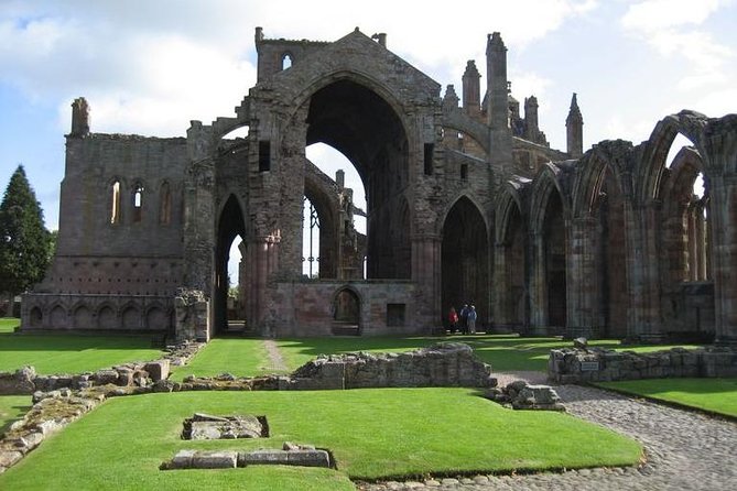 Rosslyn Chapel and Scottish Borders Small-Group Day Tour from Edinburgh - The 16-Seat Mercedes Ride and Guide Style That Makes It Work