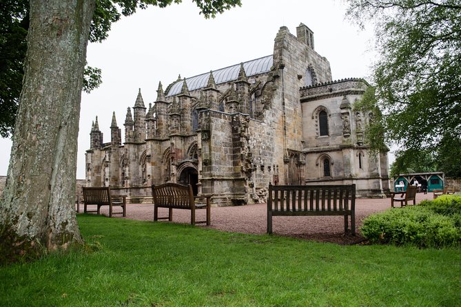 Rosslyn Chapel, Dunfermline Abbey and Stirling Castle Day Tour - A 9-hour run from Edinburgh that actually feels paced