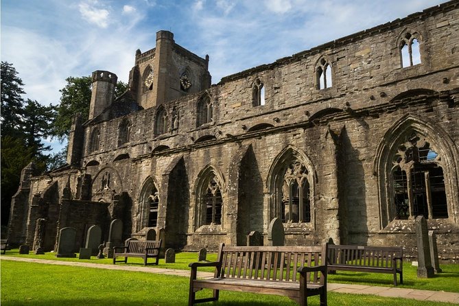 Scottish Highlands Day Trip and Edinburgh Military Tattoo - Stirling Castle and William Wallace: the history warm-up you’ll notice later