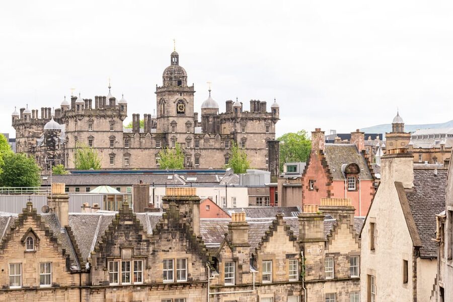 Spanish Language : Original Harry Potter Tour of Edinburgh - Potterrow, Victoria Street, and Grassmarket: Edinburgh spots with wizard nods