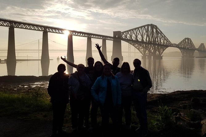 St Andrews & Cliffs and Dunnottar Castle in Spanish. - South Queensferry, a quick stop with major bridge energy